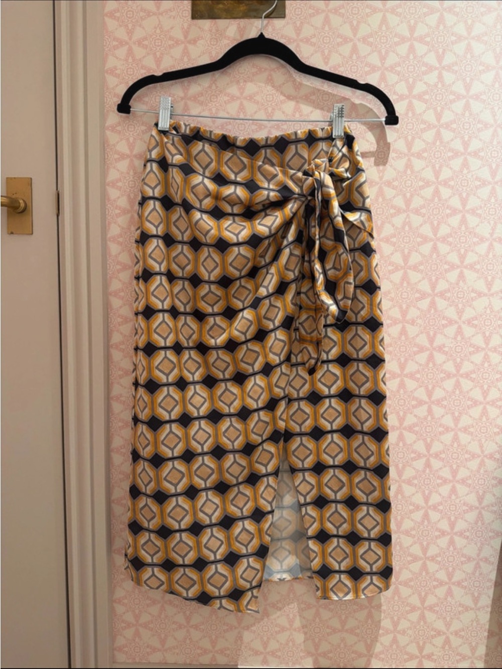 Aritzia Babaton Bello Wrap Skirt